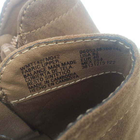 Time  & Tru Boots Sz 8.5 Womens Brown Ankle-high Memory Foam Zip Sides Excellent - Picture 5 of 13